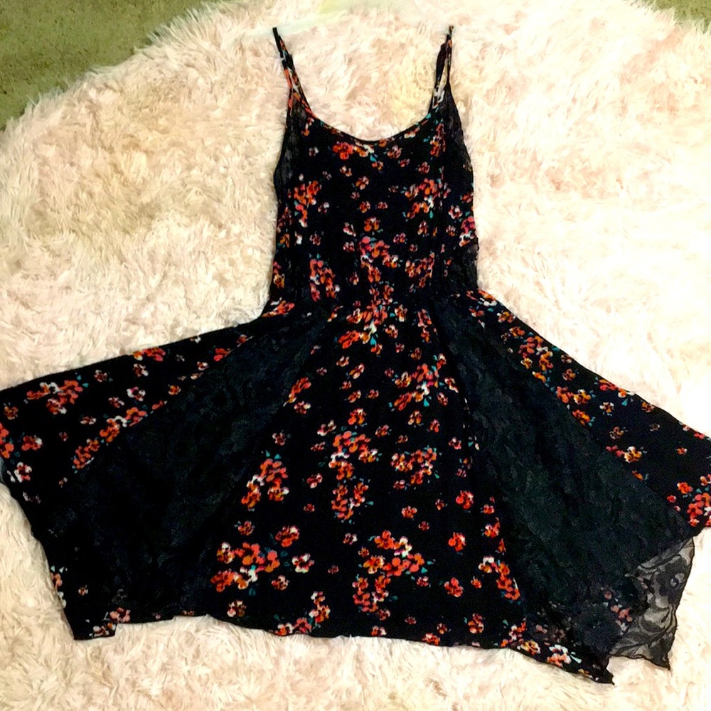 Spaghetti strap short dress with pink and white flowers